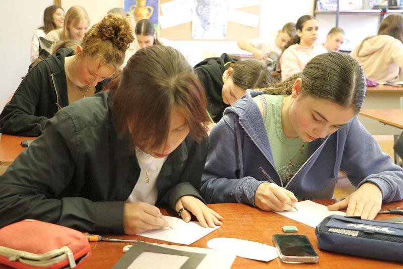 16.04.2024 Creating own artwork