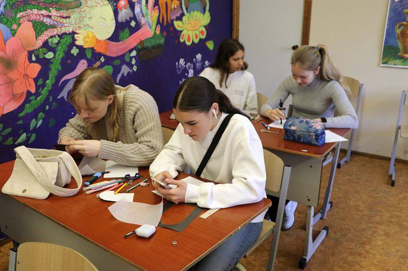 16.04.2024 Creating own artwork